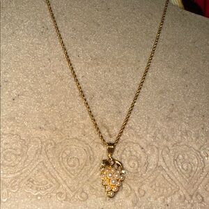 Vintage Avon Grape Cluster Gold and Pearl Necklace 9”
